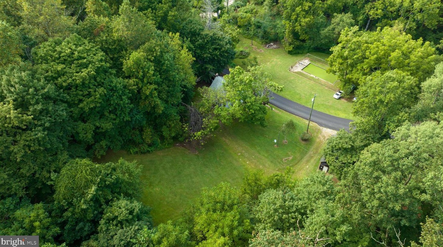 2901 Springfield Rd, Hametown, PA 17327-8353