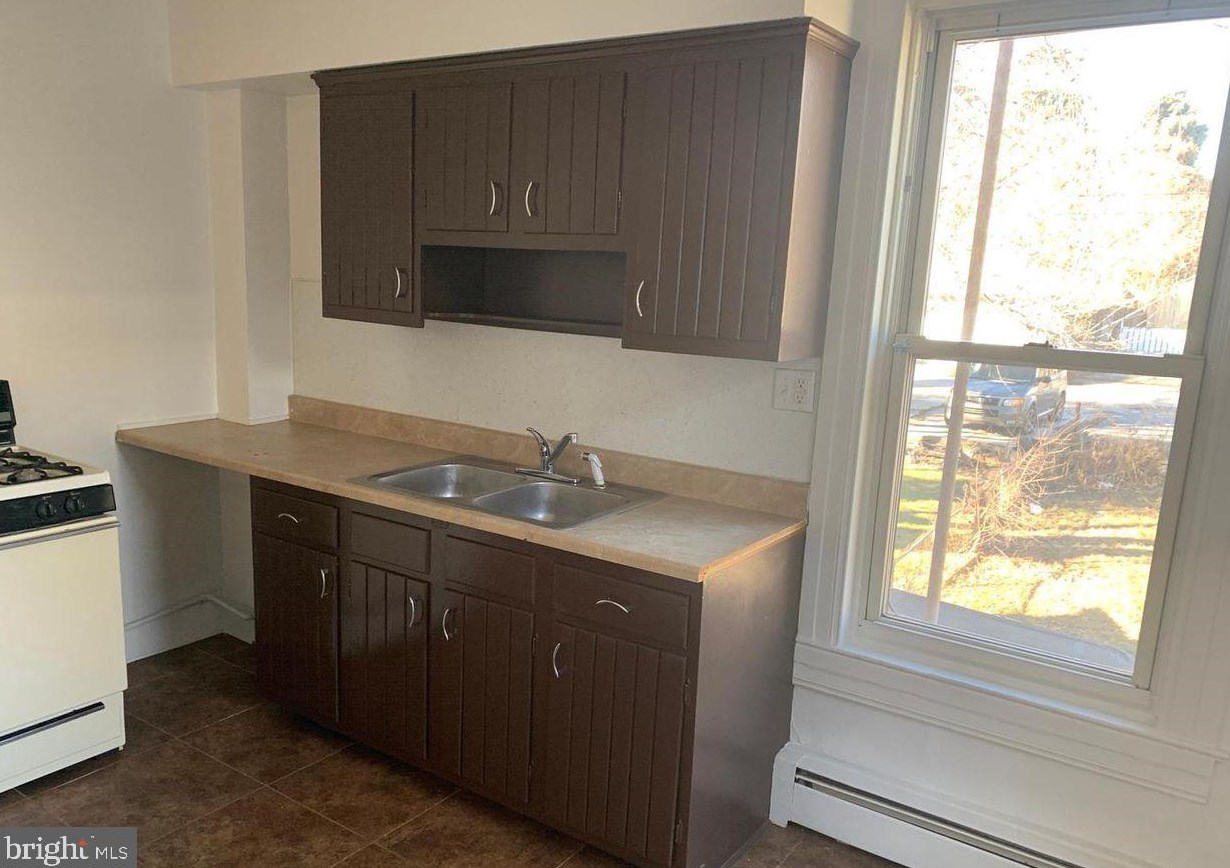 667 E Philadelphia St #2, York, PA 17403