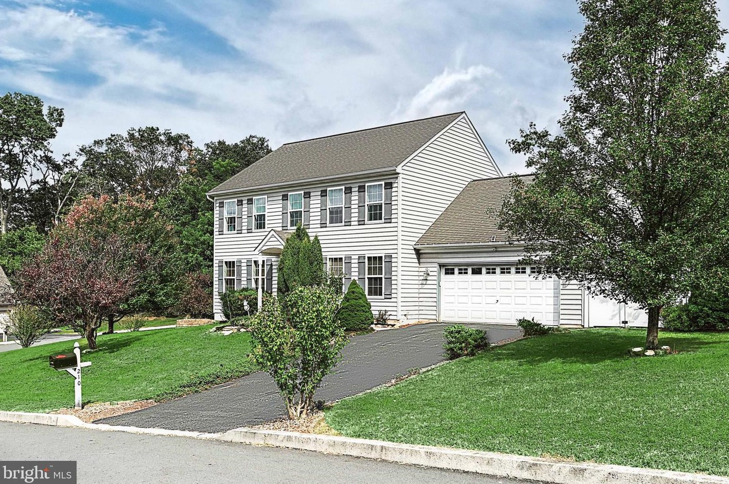 210 Joan Dr, York Haven, PA 17370