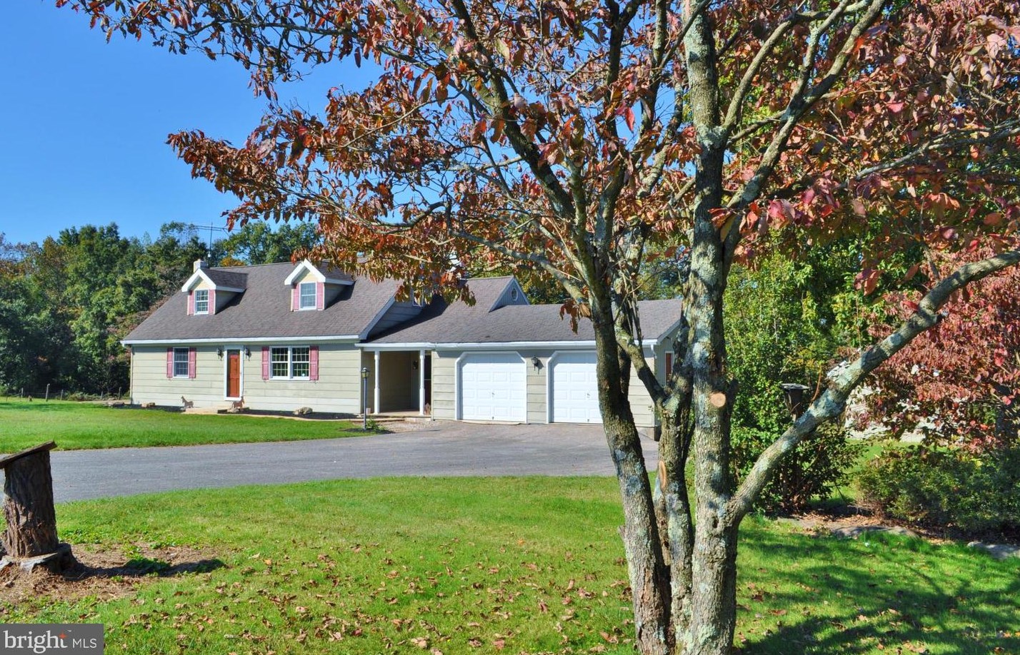11956 High Point Rd, Cross Roads, PA 17322
