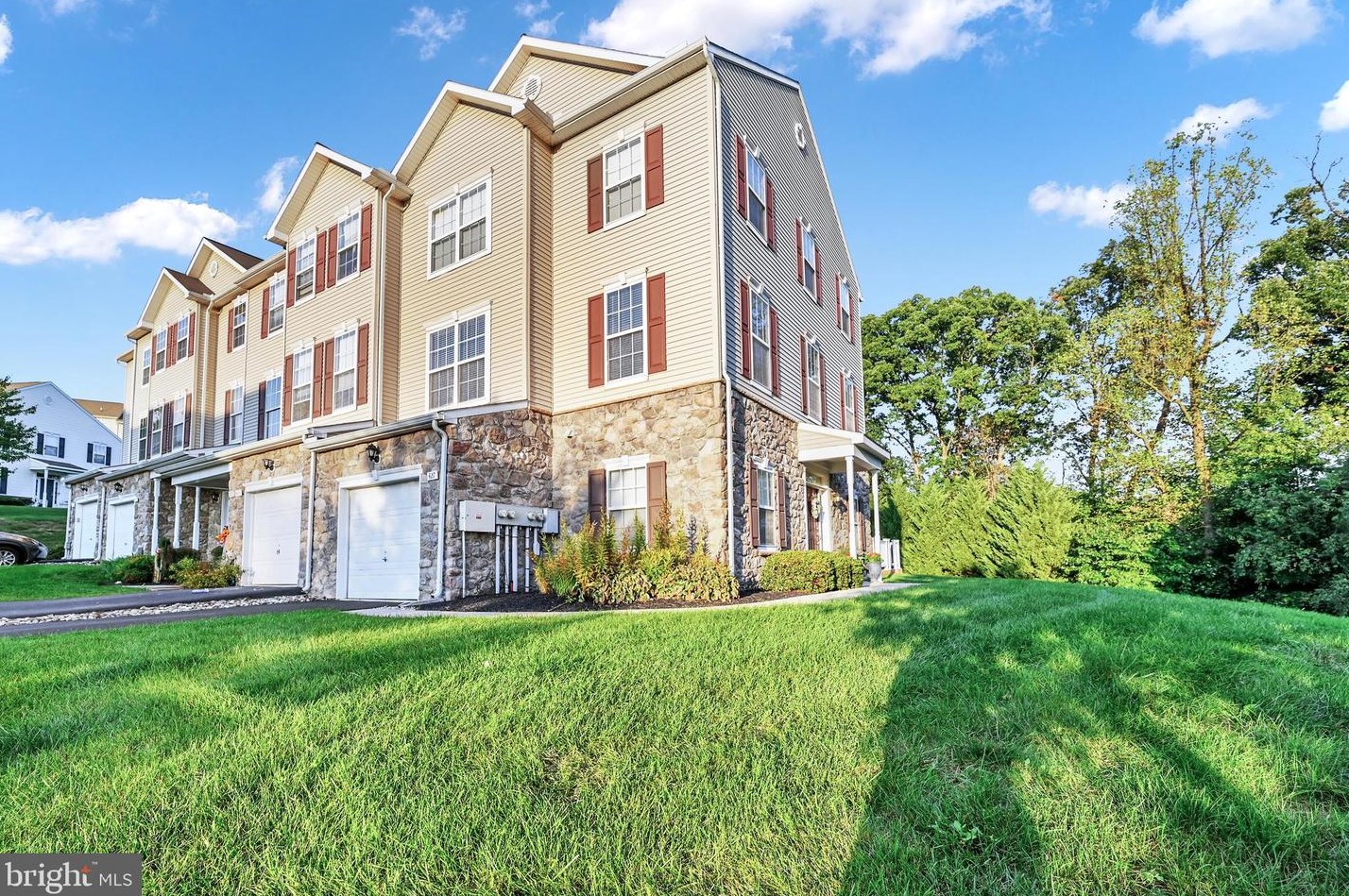 427 Marion Rd, York, PA 17406-1562