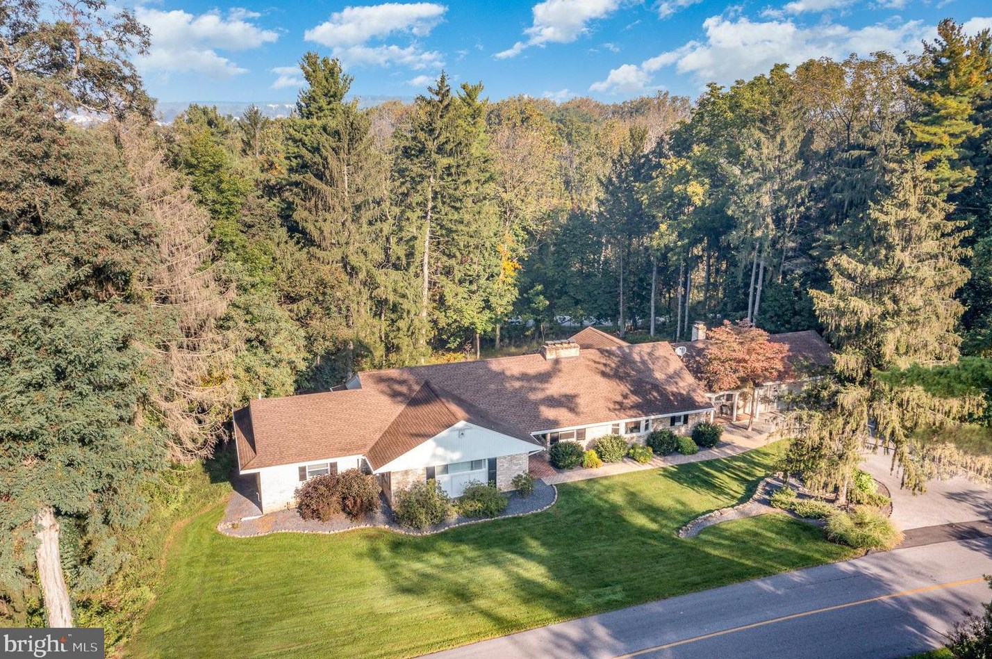 5195 Rockery Rd, Spring Grove, PA 17362