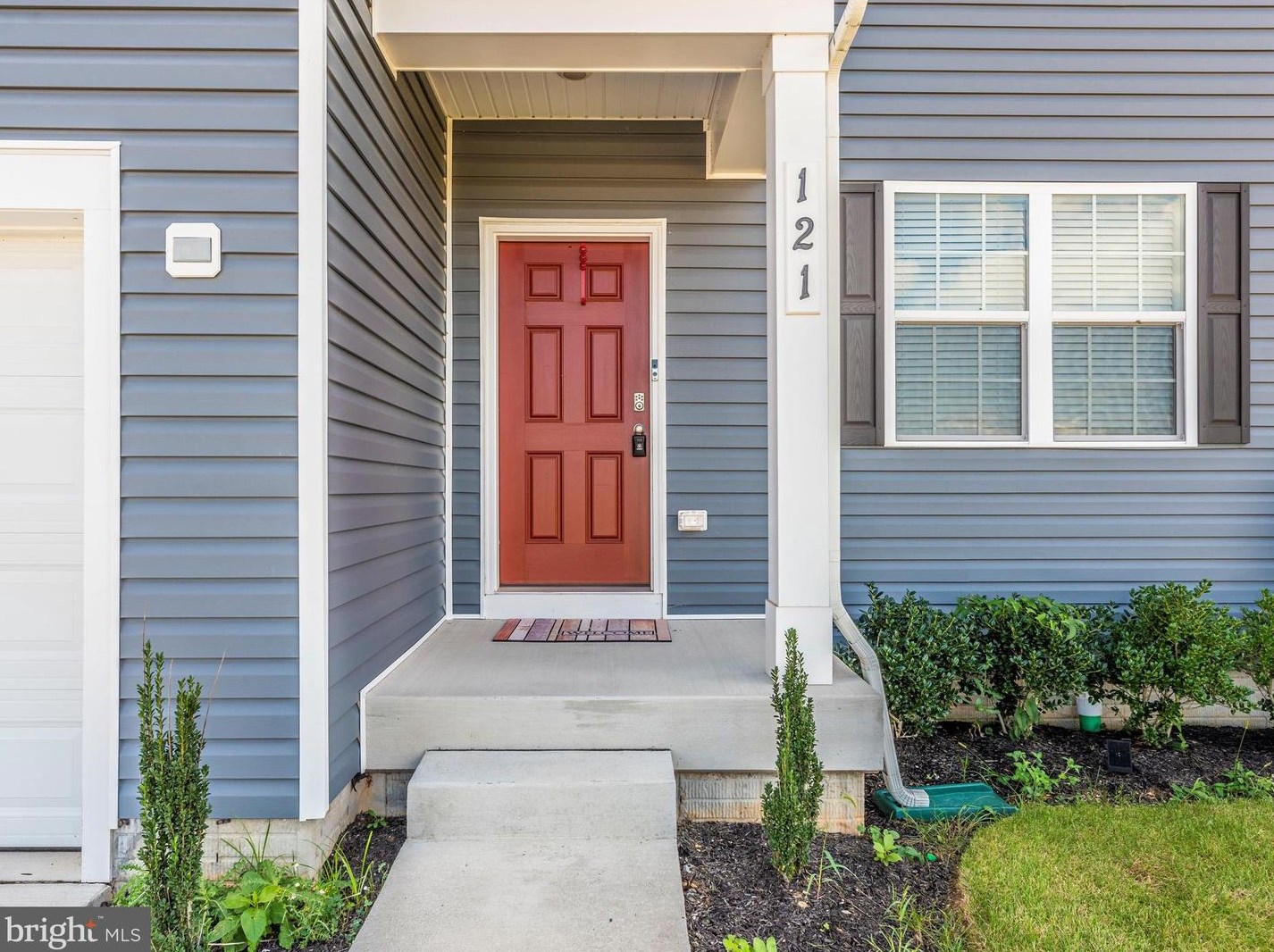 121 Winifred Dr, Hanover, PA 17331