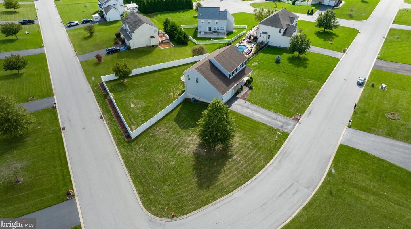 12 Cardiff Rd, Shrewsbury, PA 17361