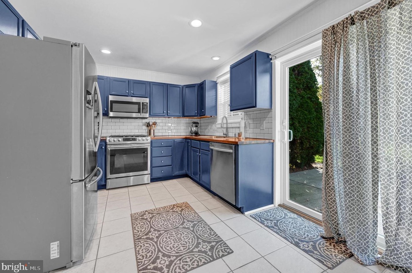 727 Blossom Hill Ln, Yoe, PA 17313