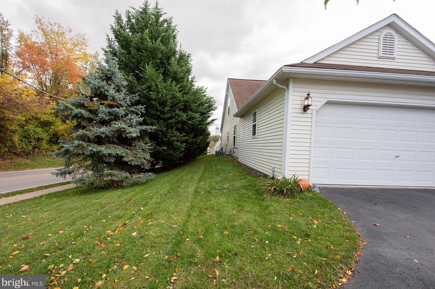 601 Blossom Hill Ln, Yoe, PA 17313