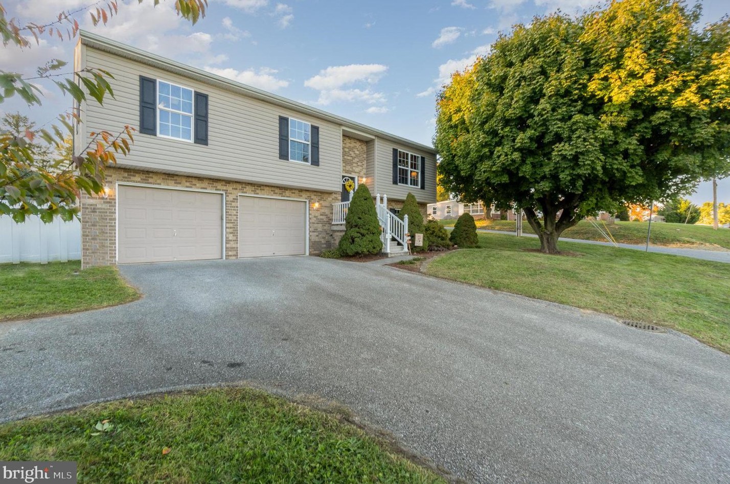 1826 Stoverstown Rd, Spring Grove, PA 17362
