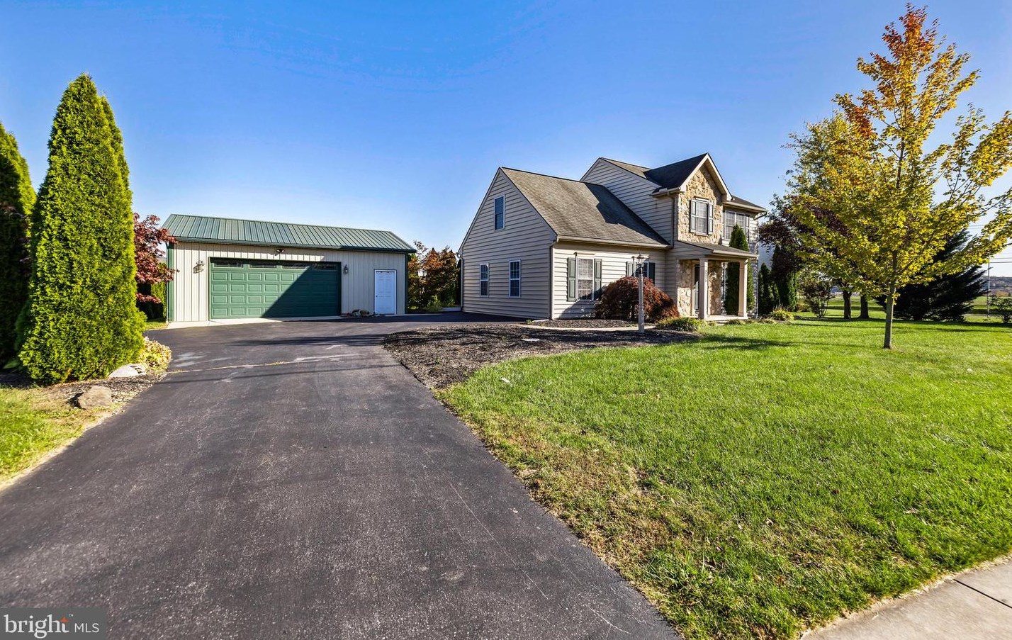 5225 Board Rd, Mount Wolf, PA 17347