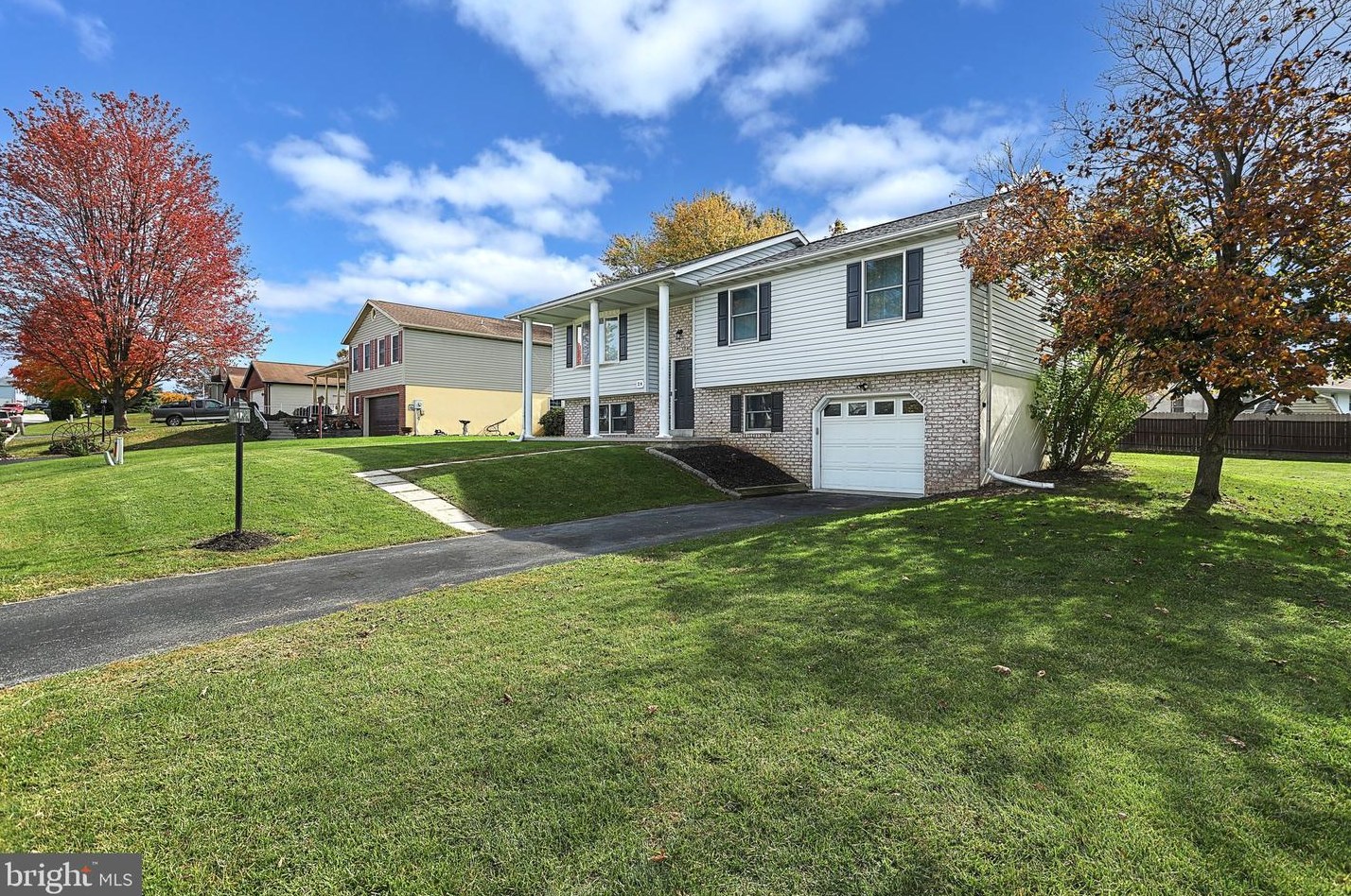 24 Blue Spruce Dr, Hanover, PA 17331