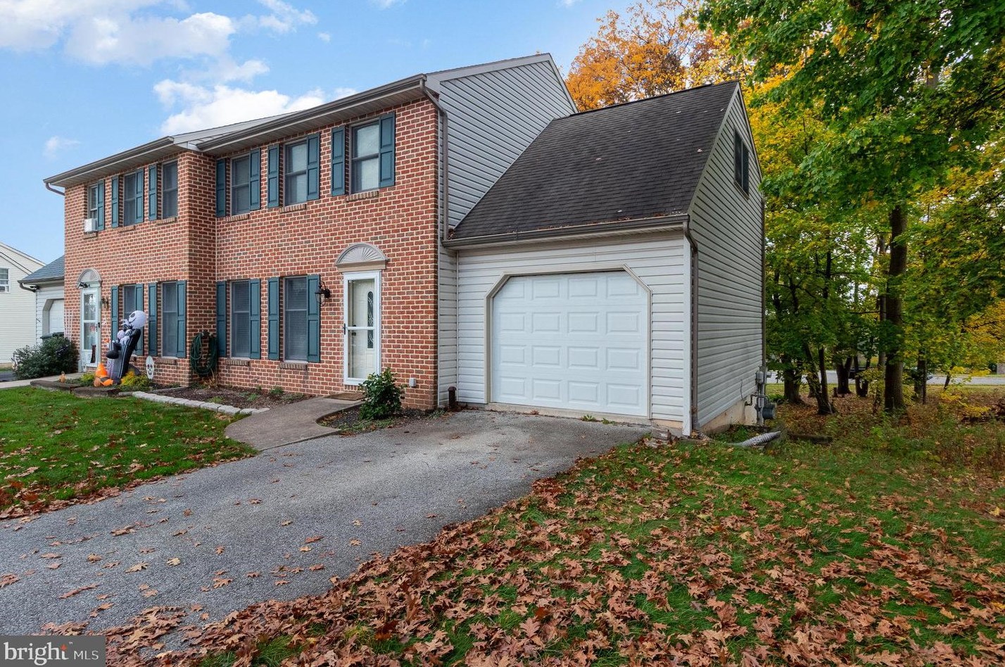 175 Poplar St, Strinestown, PA 17345