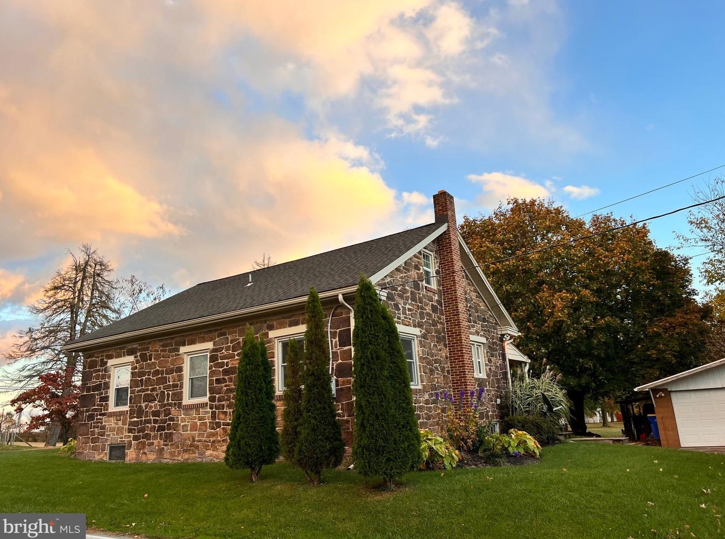 10 Yocumtown Rd, Etters, PA 17319