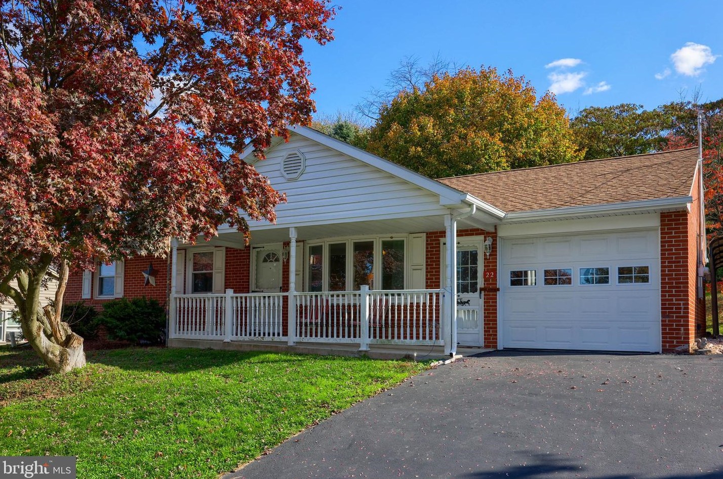 22 Locust St, Spring Grove, PA 17362