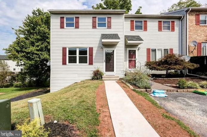 42 Persian Lilac Dr, Etters, PA 17319