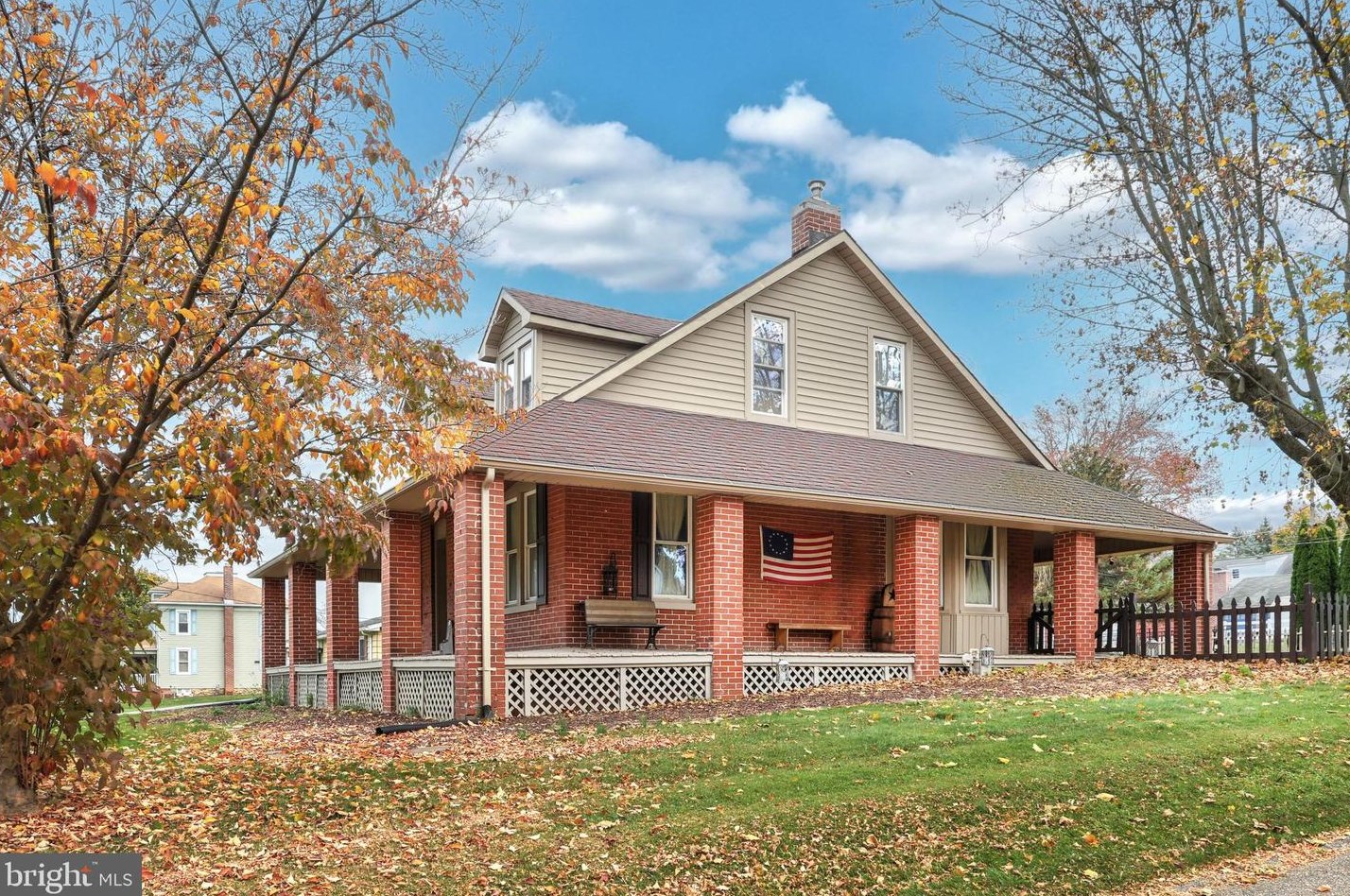 150 W Hanover St, Spring Grove, PA 17362
