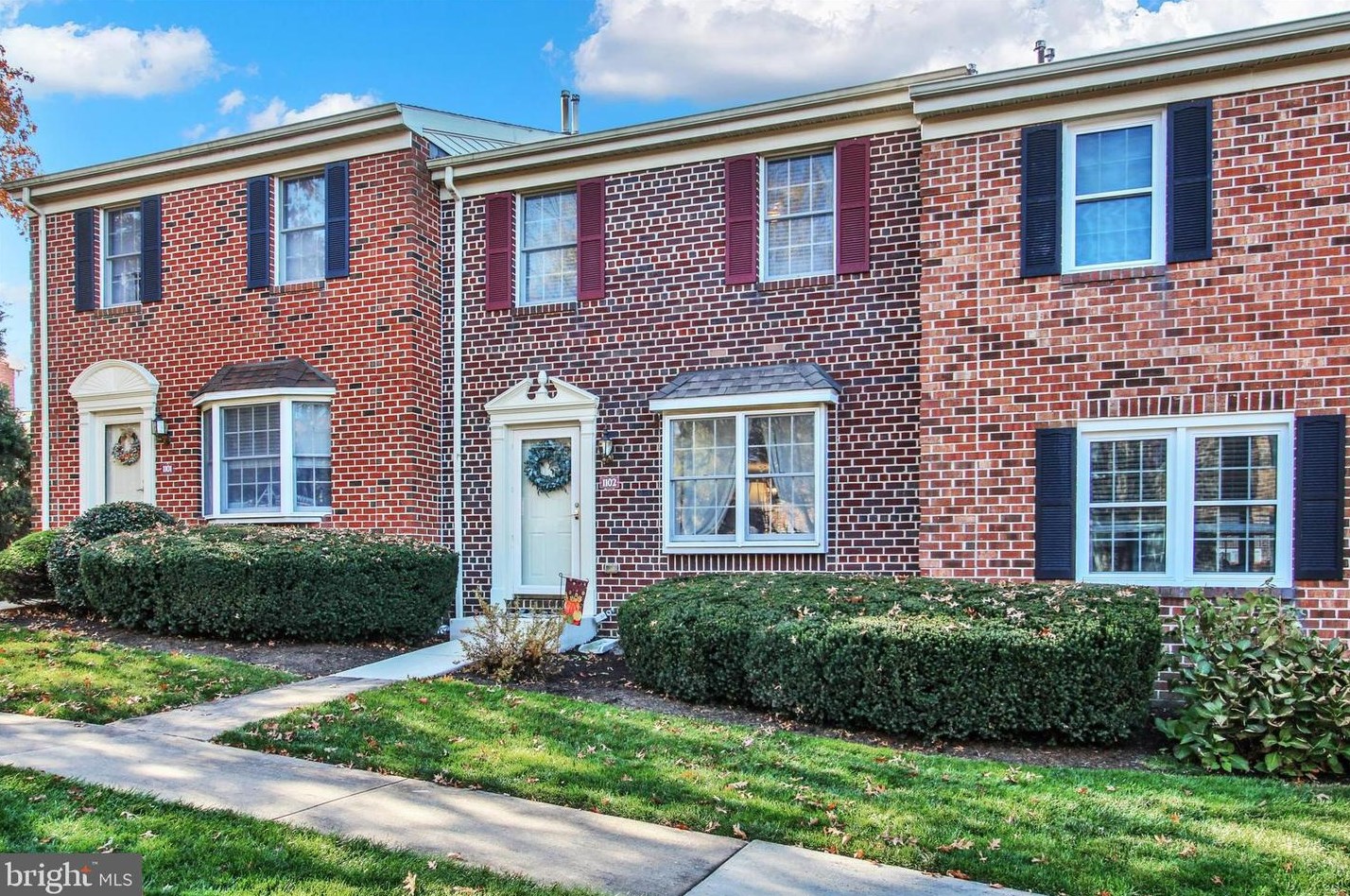 1102 Chambers Rdg, York PA  17402-8421 exterior