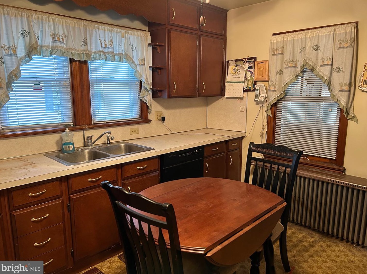 2236 Sunset Ln, York, PA 17408