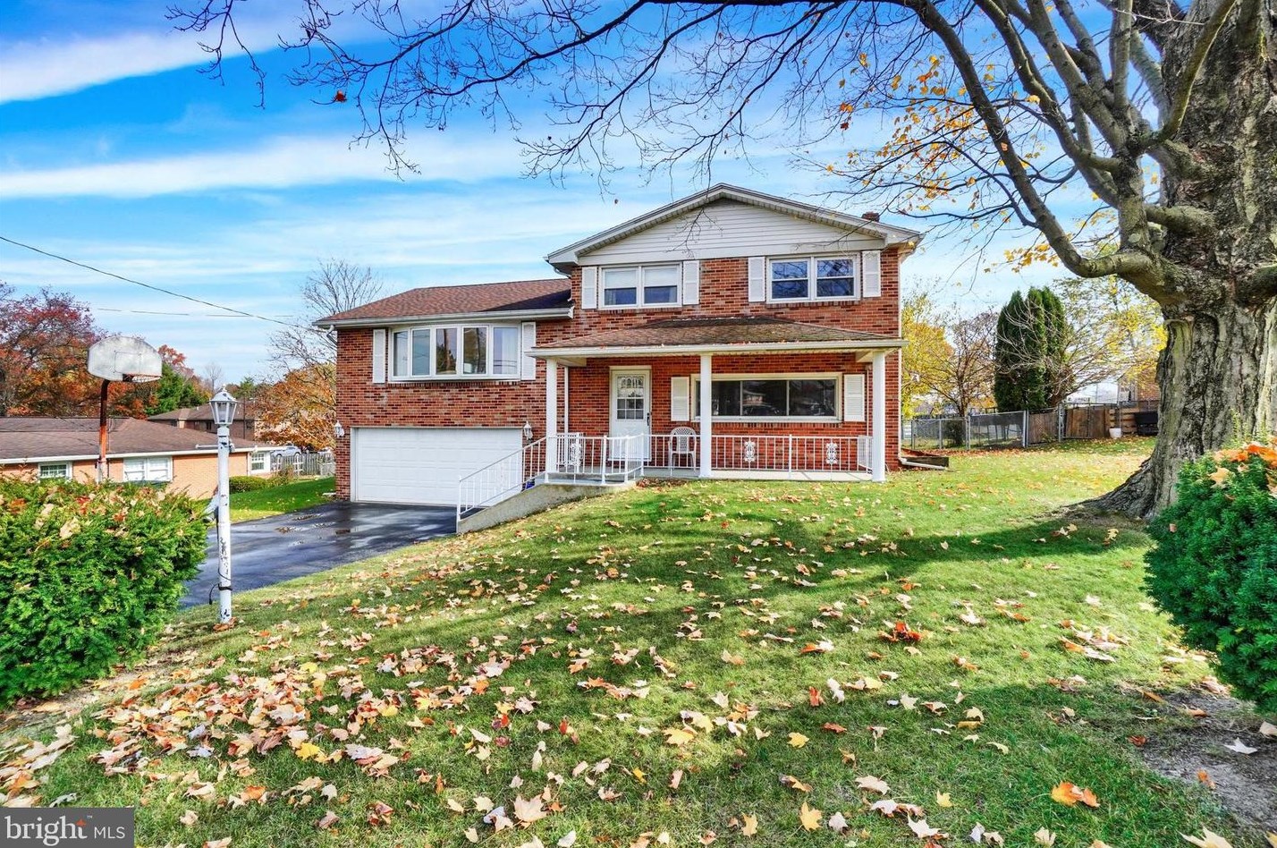 2855 Cambridge Rd, York, PA 17402-3936