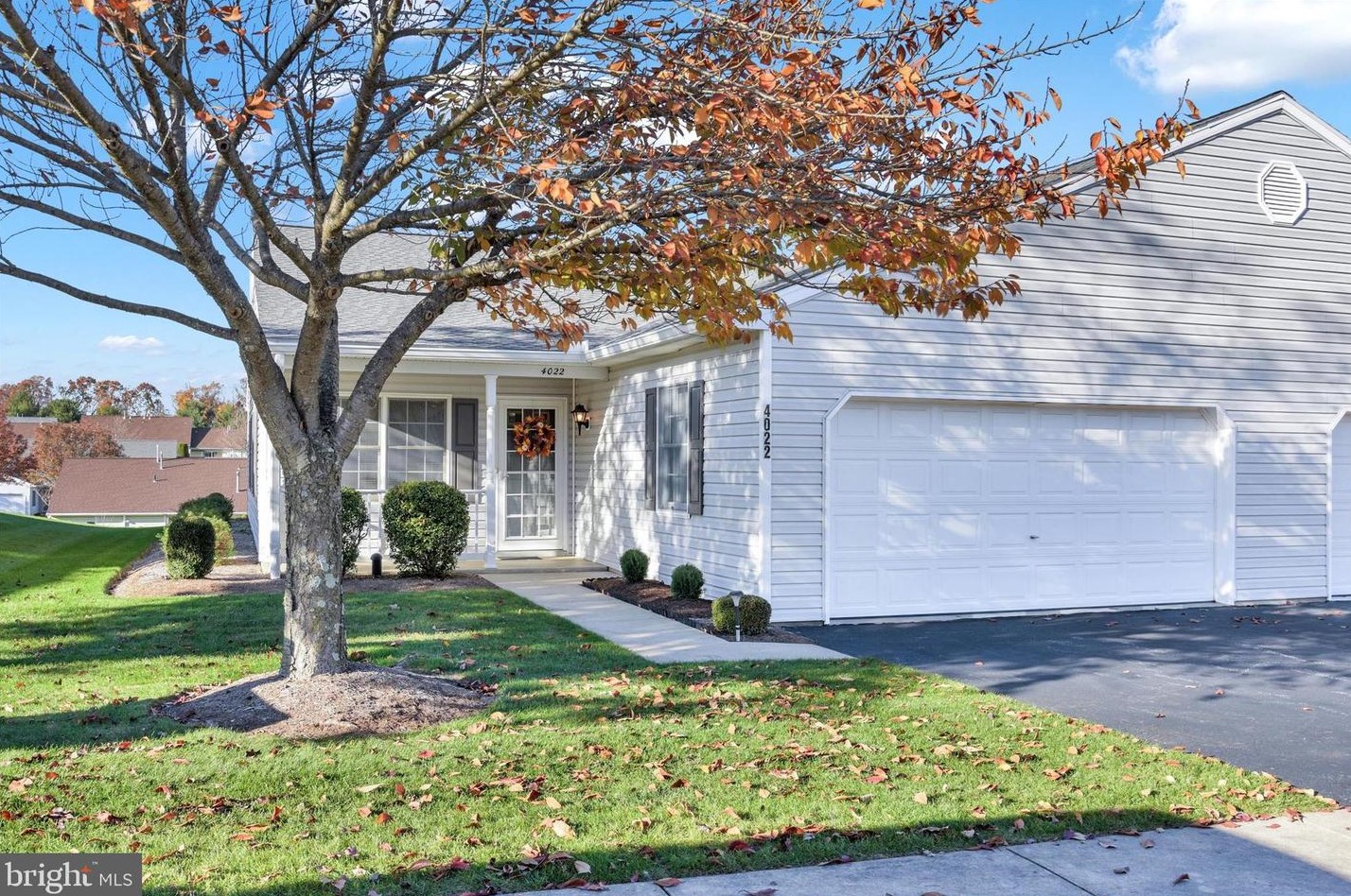 4022 Woodspring Ln, York, PA 17402-7552