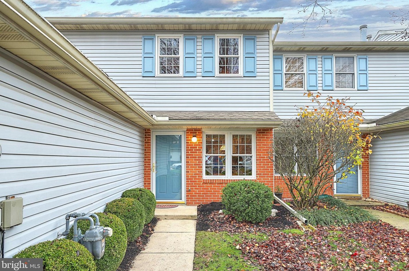 3606 Pleasant Valley Rd, York, PA 17406-7066