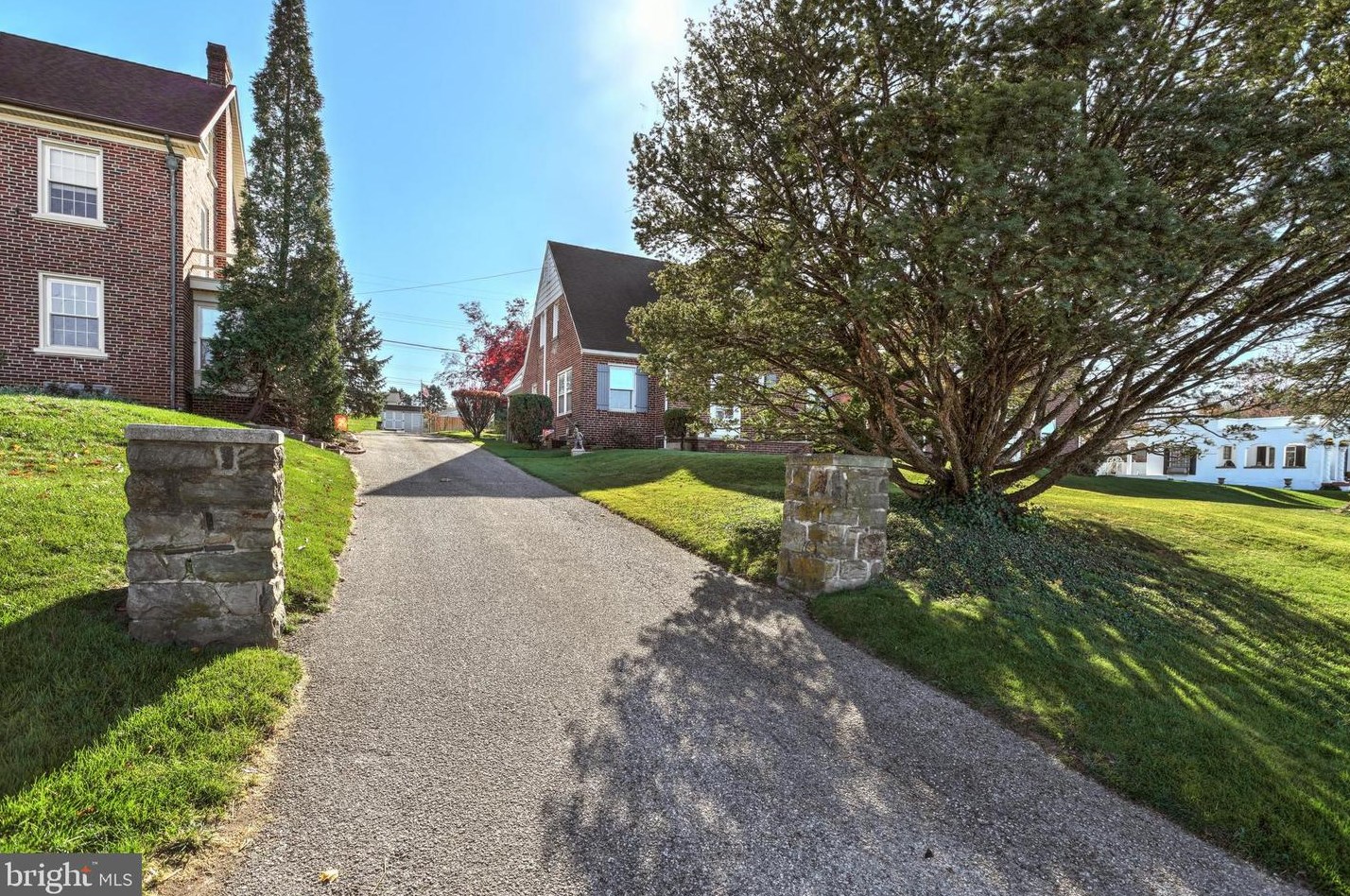 3080 Market St, York, PA 17402-2501