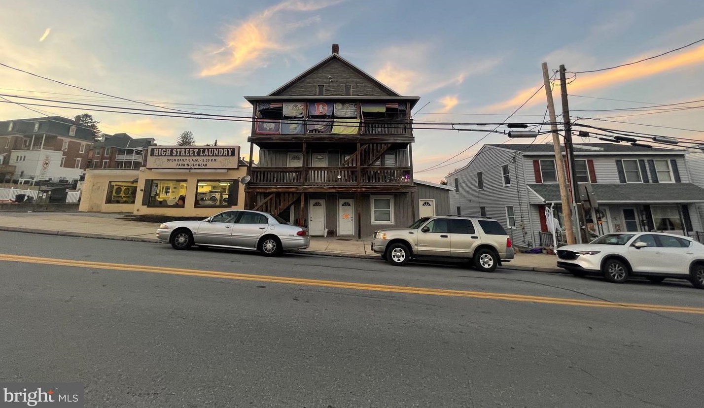 29 E High St, Red Lion, PA 17356