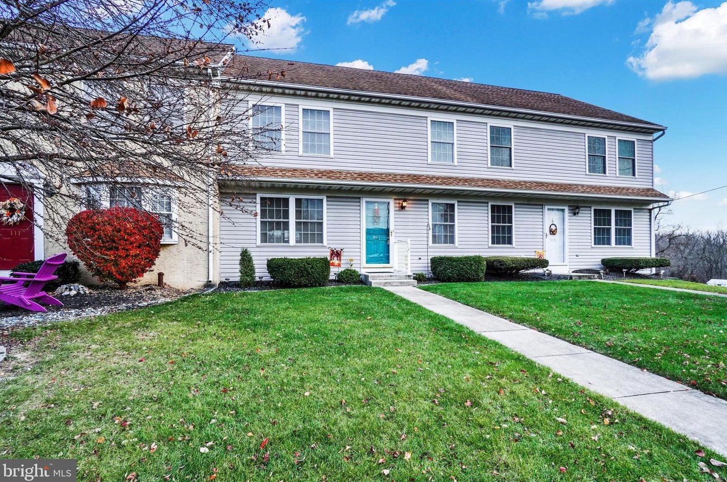 113 Country Ridge Dr, Red Lion, PA 17356