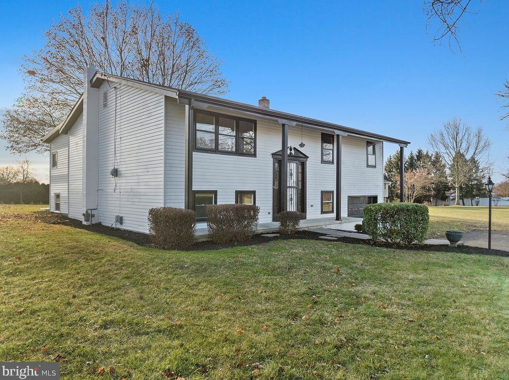 58 Butter Rd, York, PA 17315-1333