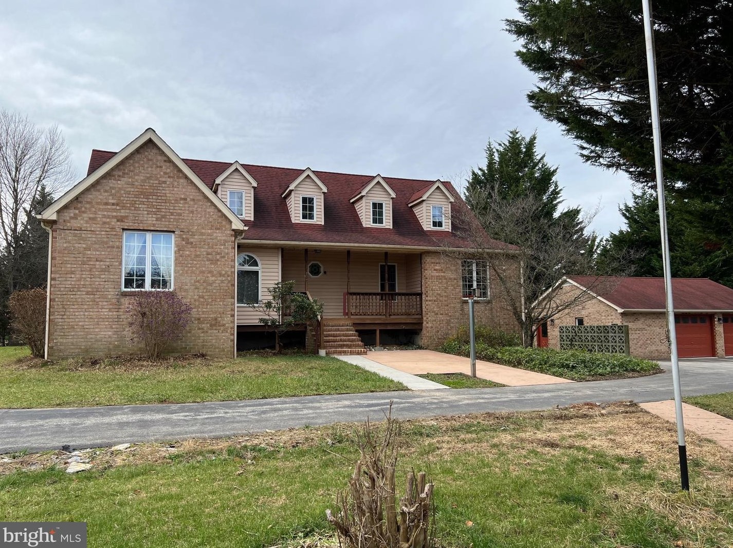 1380 Marburg Rd, Spring Grove, PA 17362-9162