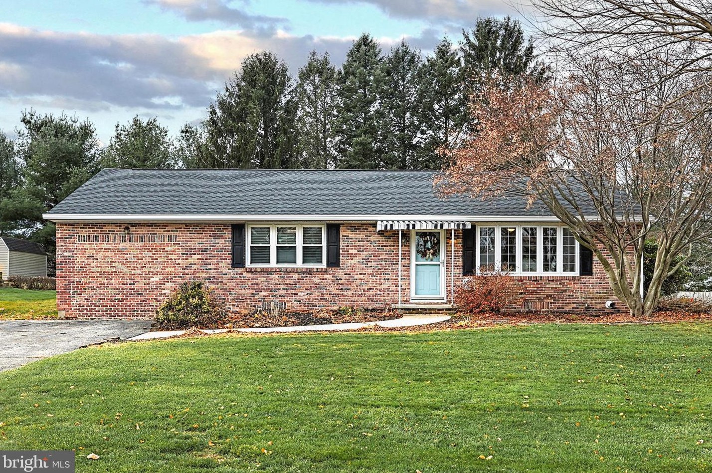 1230 Christensen Rd, York, PA 17402-9509