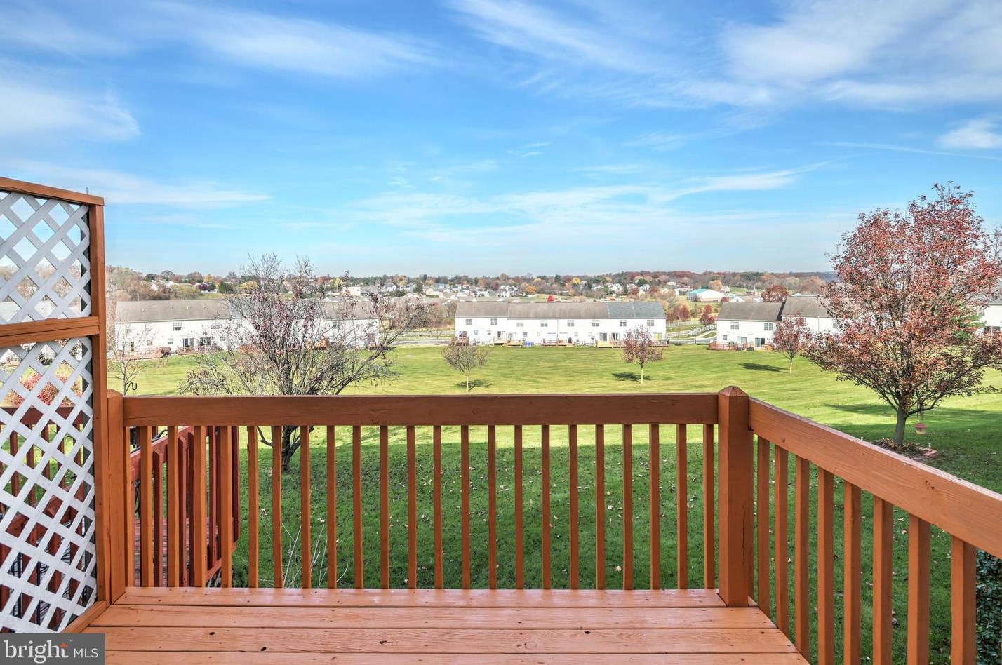 1111 Hearthridge Ln, York, PA 17404-7814