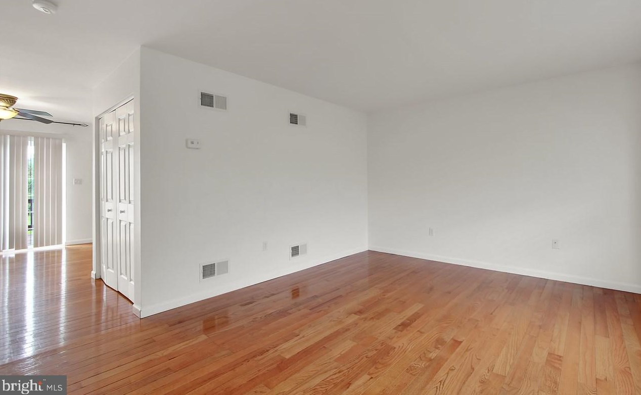 640 Glen Dr, Strinestown, PA 17345