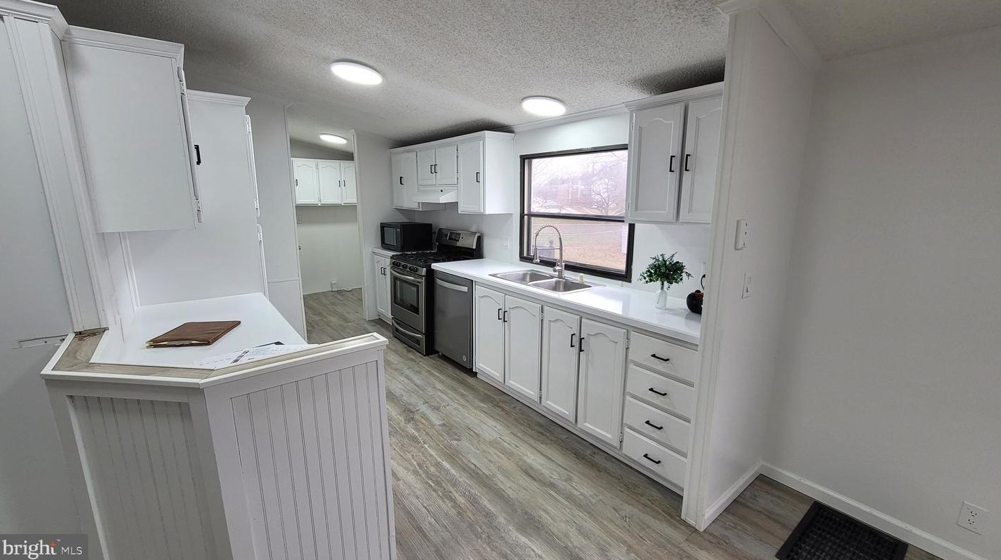 6 Cedar St, Strinestown, PA 17345-1321