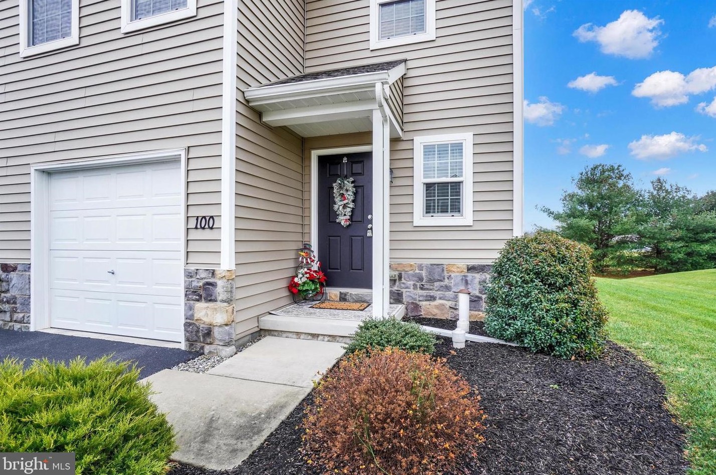 100 Cedar Run Dr, York, PA 17404-9195