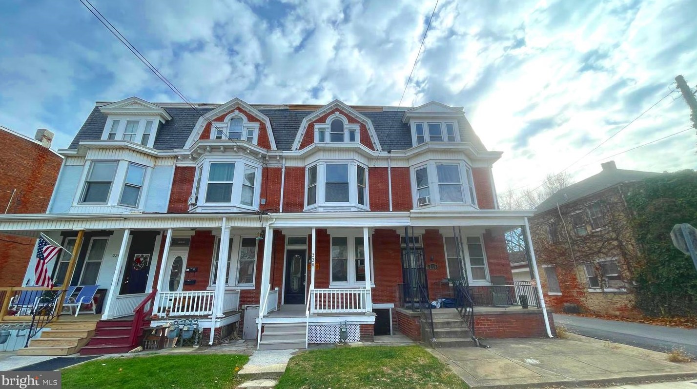 220 Cottage Pl, York, PA 17401-2121