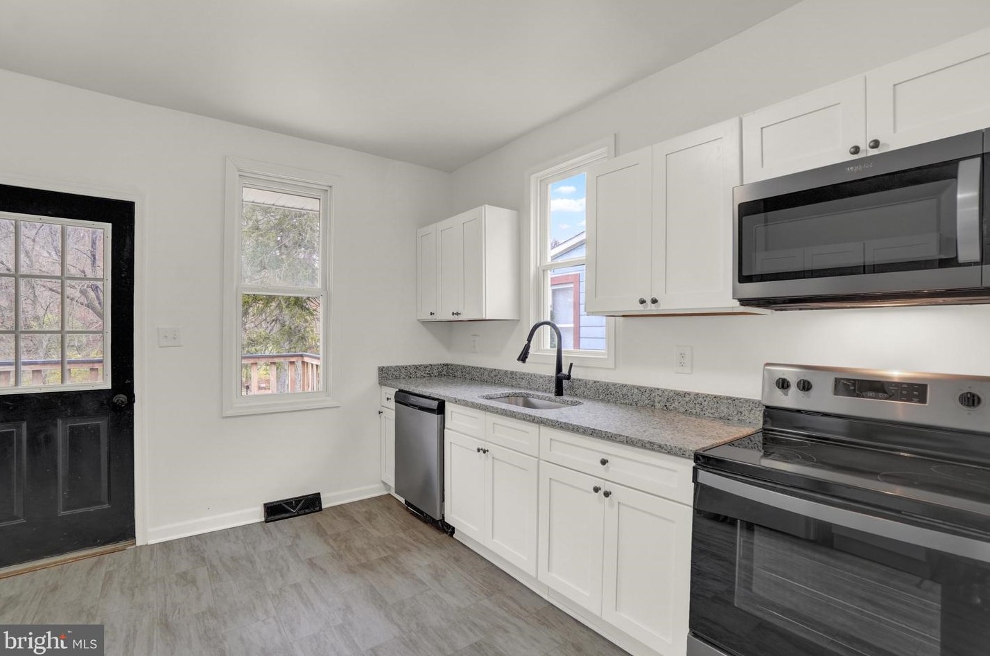 94 E Main St, Bittersville, PA 17366