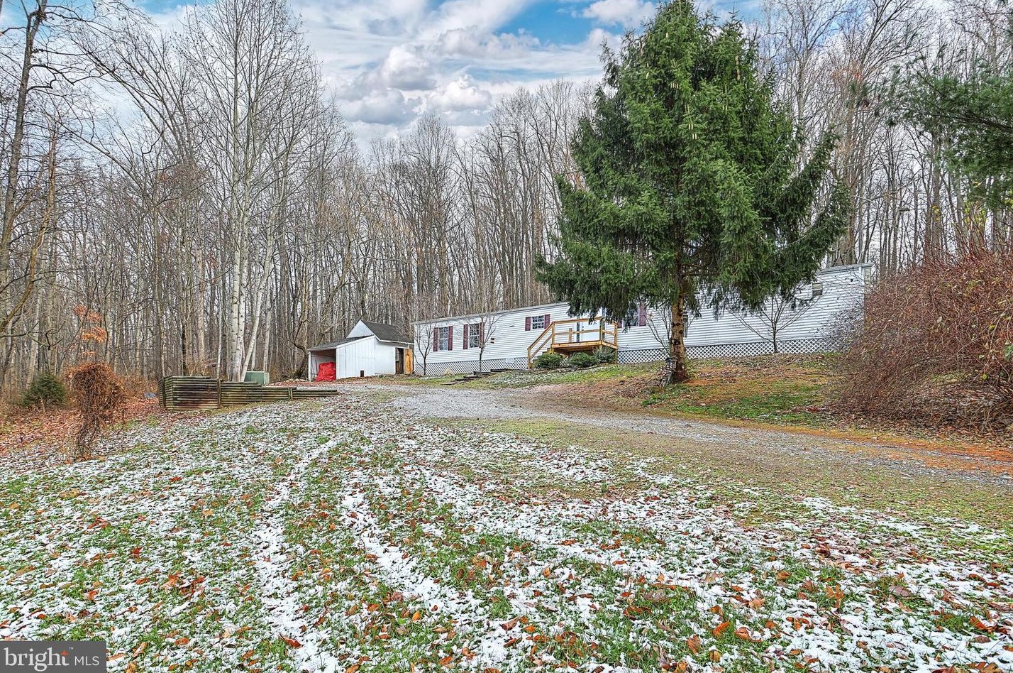 333 S Lake Rd, Spring Grove, PA 17362