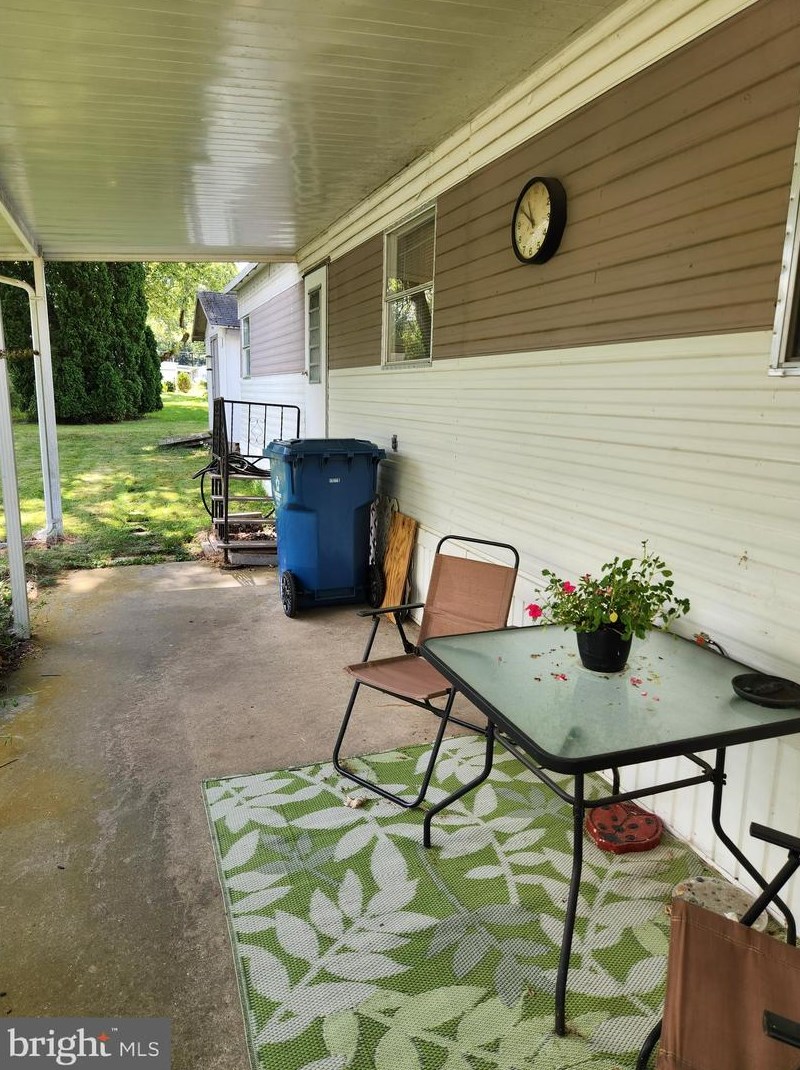 542 Pine Dr, York, PA 17406