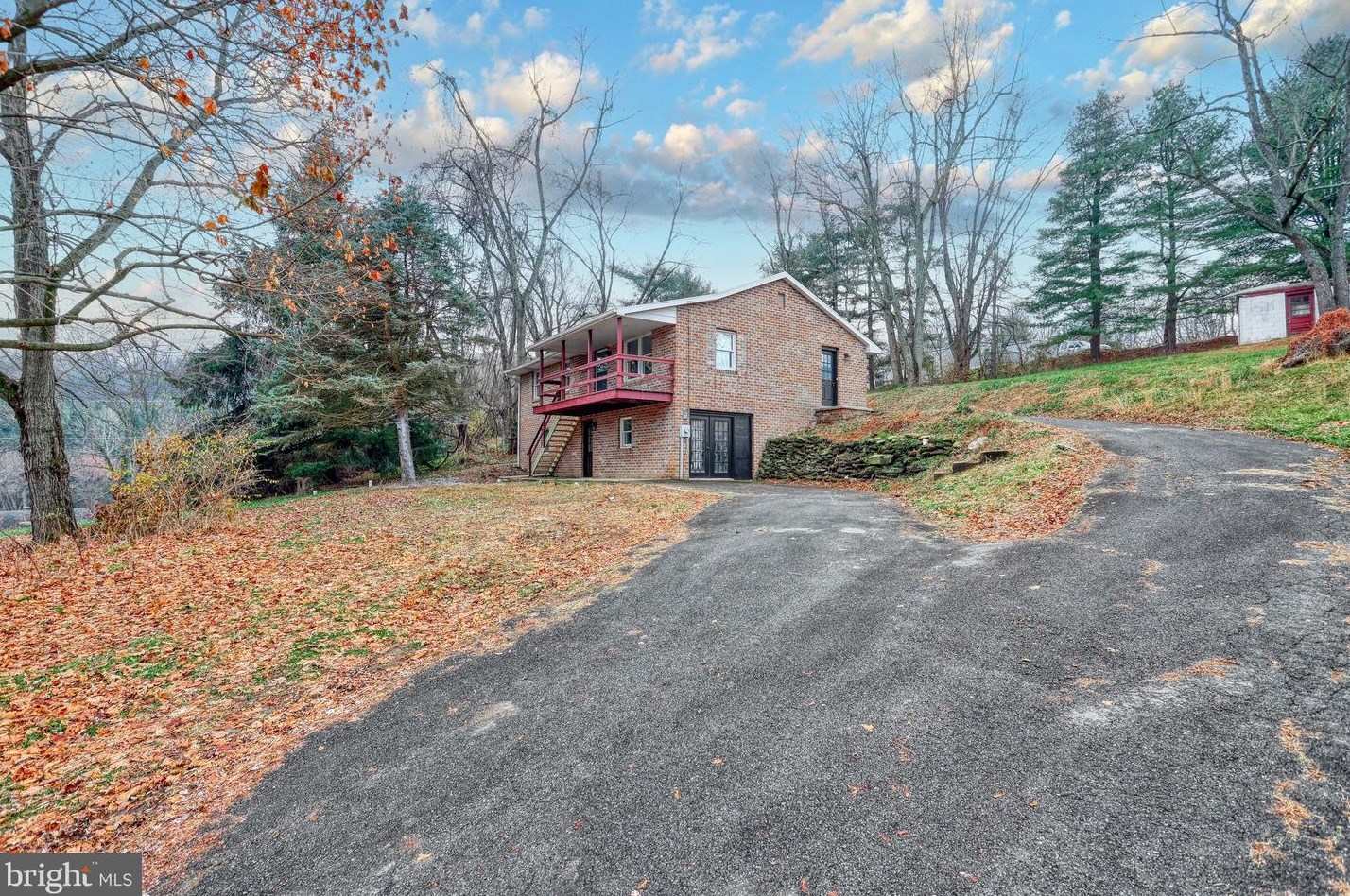 704 Taylor Rd, Bittersville, PA 17366