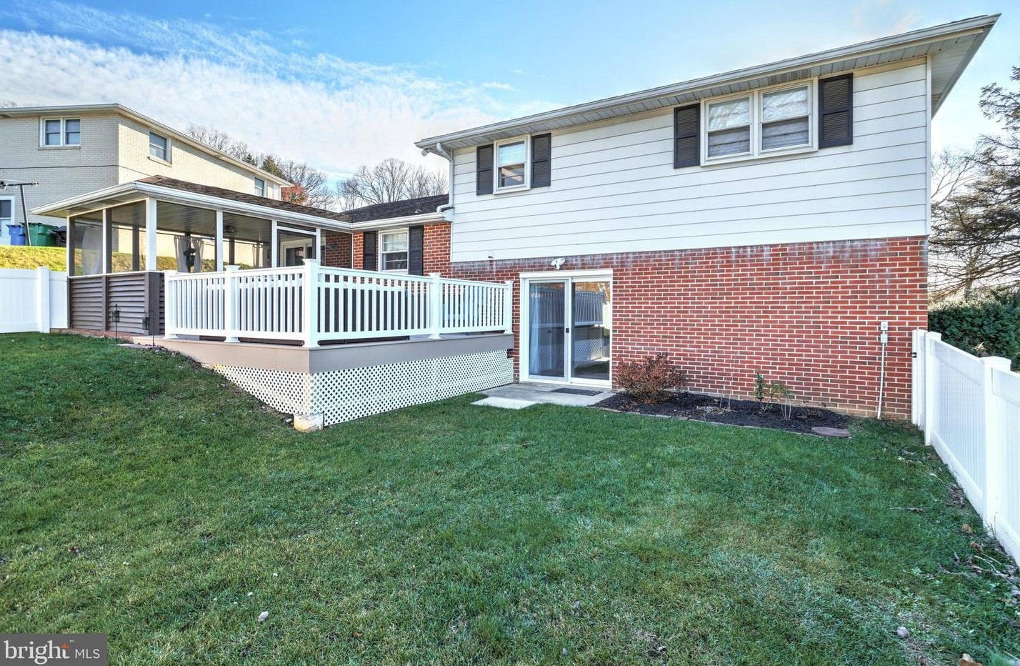 435 Skyview Dr, York PA  17406-3231 exterior