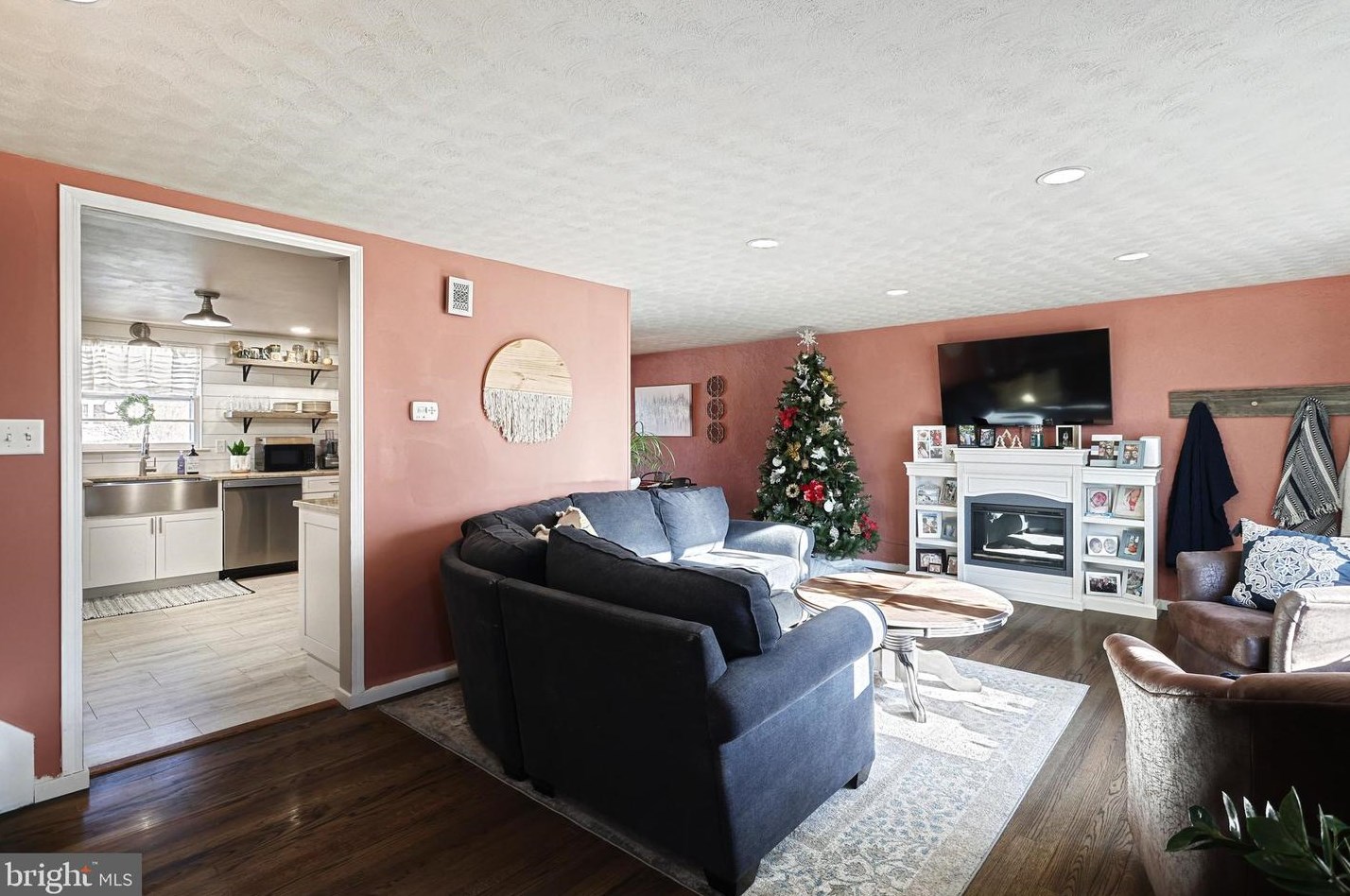 435 Skyview Dr, York PA  17406-3231 exterior