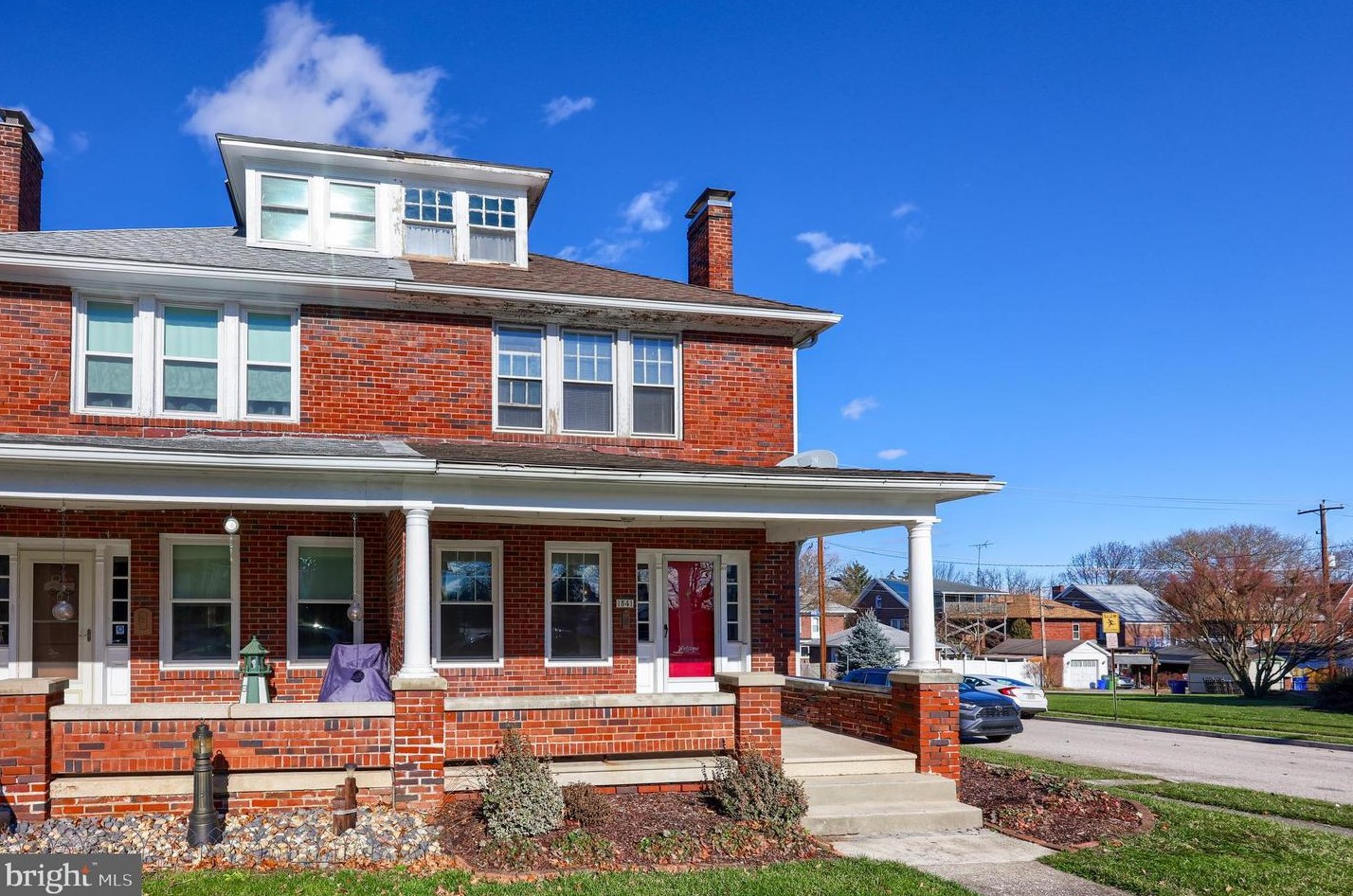 1541 3rd Ave, York, PA 17403-1908