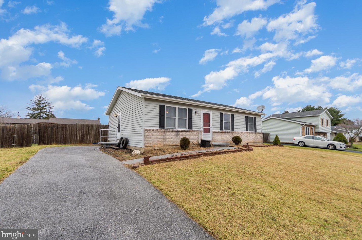 51 Cardinal Dr, Hanover, PA 17331