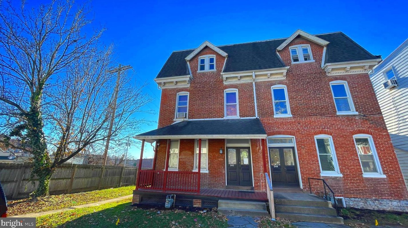 242 Roosevelt Ave, York, PA 17401-3073