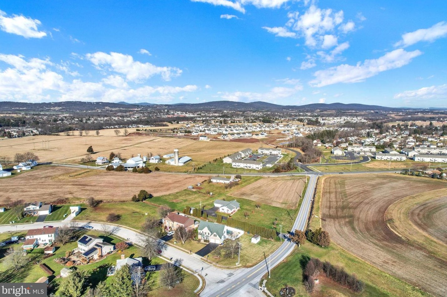 2775 Admire Springs Dr, York PA  17315-4583 exterior