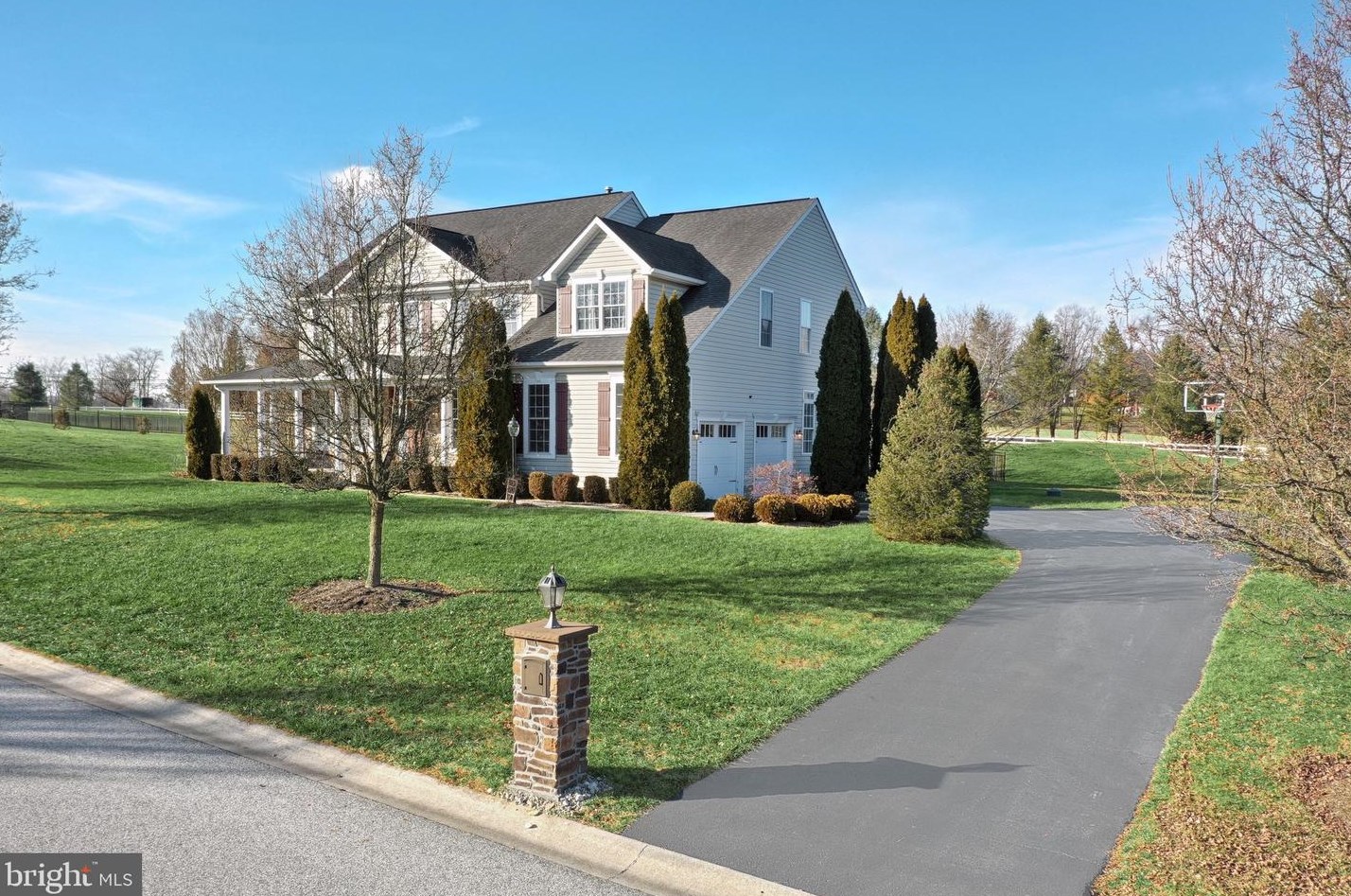 15 Hunters Chase, Etters, PA 17319-9056