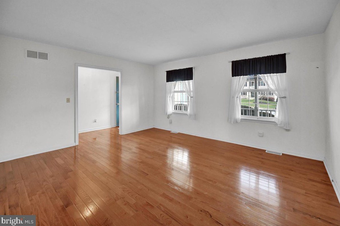 160 Nina Dr, York, PA 17402-7793