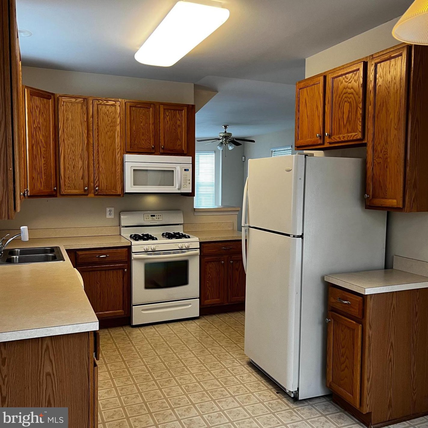 1 Dunmore Dr, Hanover, PA 17331