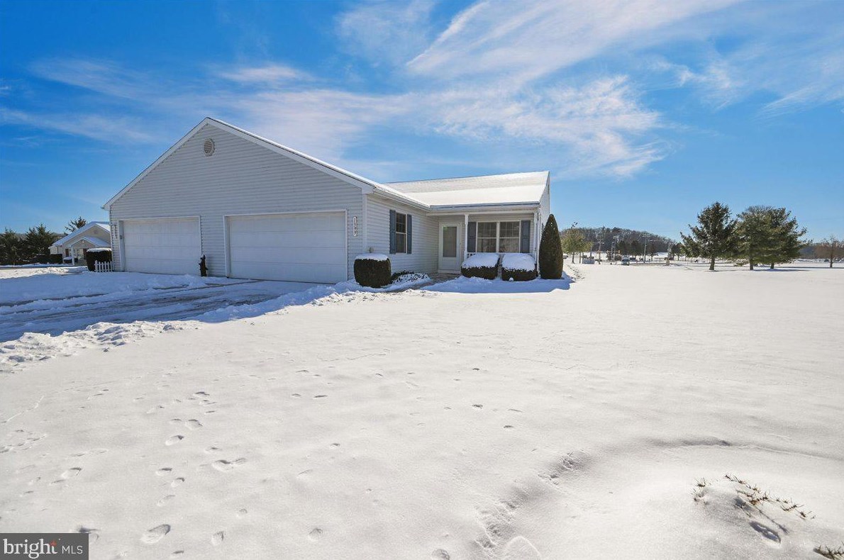 1399 Village Dr, Spring Grove, PA 17362