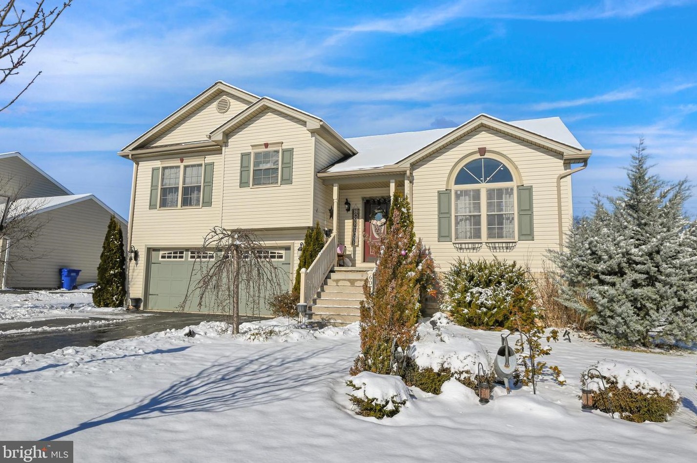 6076 Jennifer Ln, Spring Grove, PA 17362