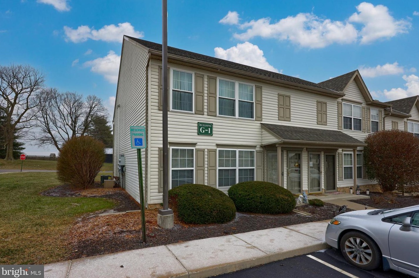 460 Buttonwood Ln, York, PA 17406